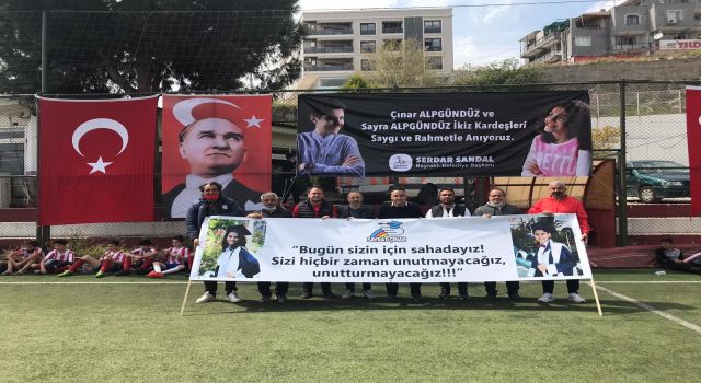  Başkan Sandal, depremde hayatını kaybeden ikiz kardeşleri unutmadı   