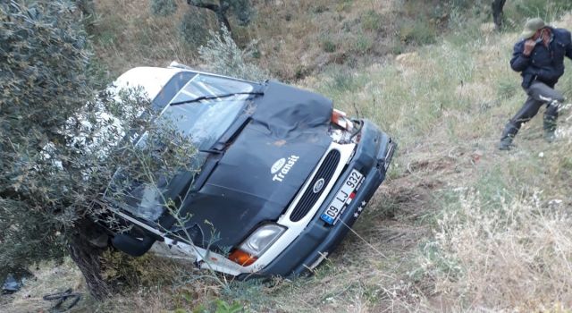 Aydın'da Minibüs Şarampole Devrildi 