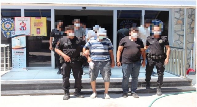 Didim'de Polis Ekipleri Aranan Şahısları Yakaladı