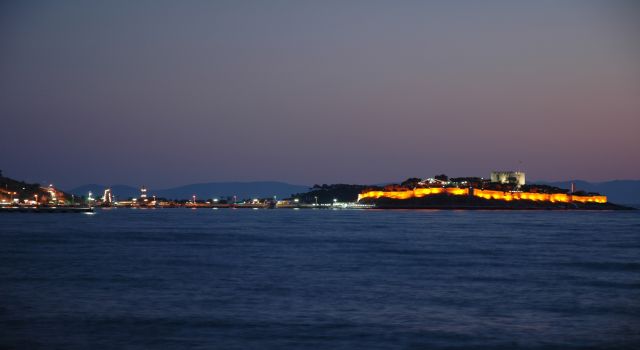 Kuşadası Geceleri Renklenecek