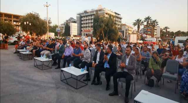 Kuşadası Ülkü Ocakları Uyuşturucu Hakkında Halkı Bilgilendirdi 