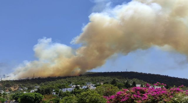 Bodrum’daki Yangını Söndürme Çalışmaları Başladı