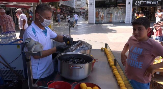 On Yaşında Sakız Satarak Başladı, Şimdi 10 Kişiye İstihdam Sağlıyor