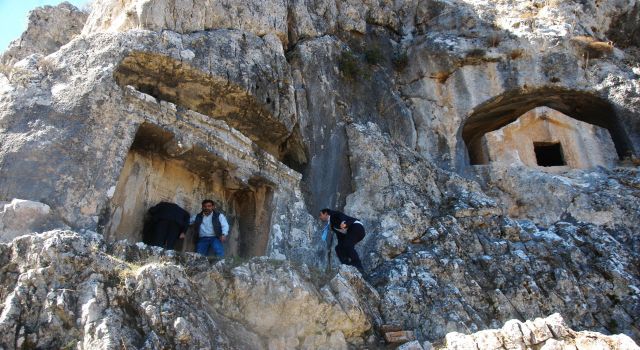 Thera Antik Kenti Gün Yüzüne Çıkıyor