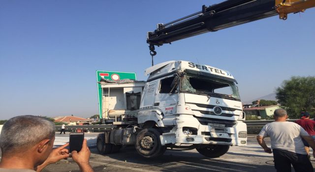 Tır Yan Yattı, Otoban Trafiğe Kapatıldı