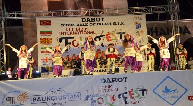 Didim’deki Halk Oyunları Festivali Son Buldu