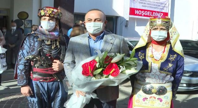 Bakan Çavuşoğlu Kuşadası'nda