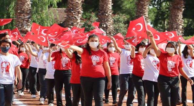 Kuşadası'nda Cumhuriyet Bayramı Coşkusu