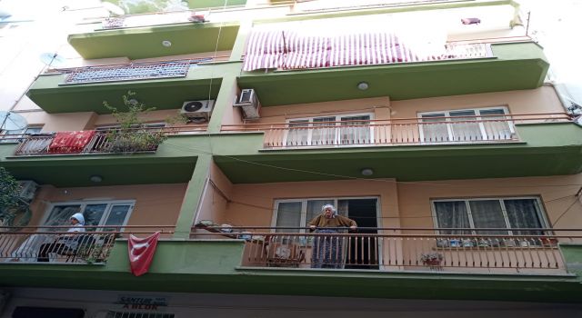 Yaşlı Teyze İçin Polisler Seferber Oldu
