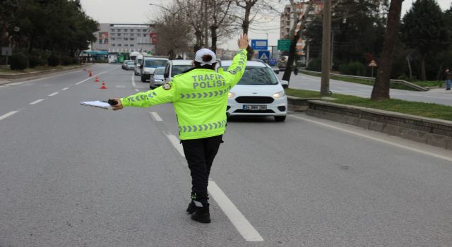 2 saatte 25 alkollü sürücü ekiplerden kaçamadı