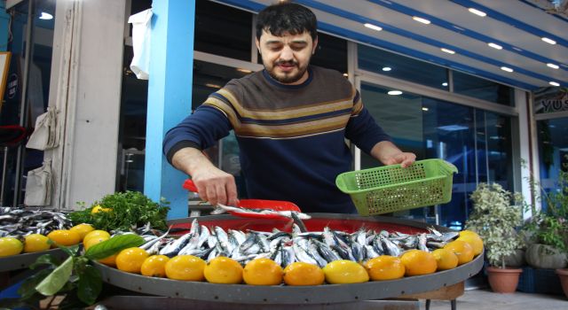 Balık tezgahının vazgeçilmezi yine hamsi