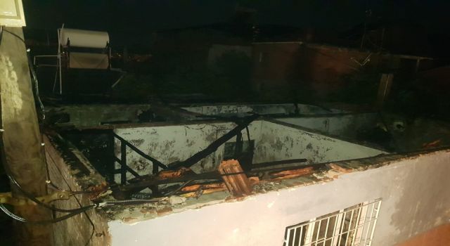 İncirliova’da müstakil ev küle döndü