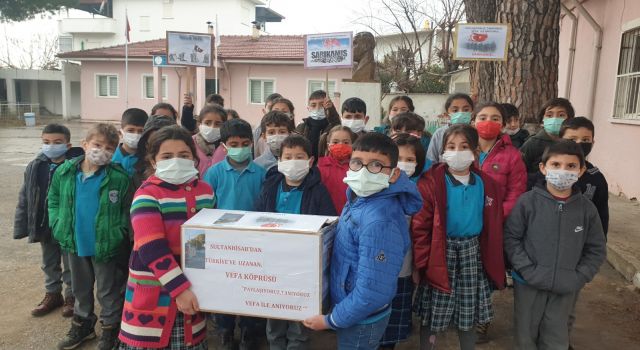 Aydın’da okul bahçesindeki mandalinalar, Kars’taki öğrencilerin karne hediyesi oldu