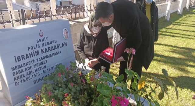 Şehit Polis Memuru Karaarslan mezarı başında anıldı