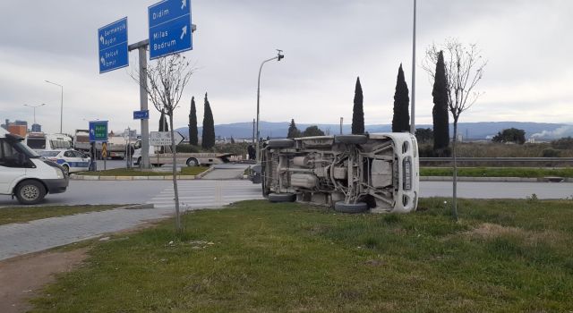 Söke'de otomobile çarpan kamyonet takla attı