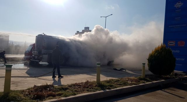 Tır bomba gibi patladı