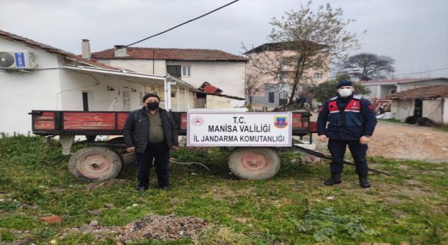 Acemi hırsızları düşürdükleri telefon yakalattı