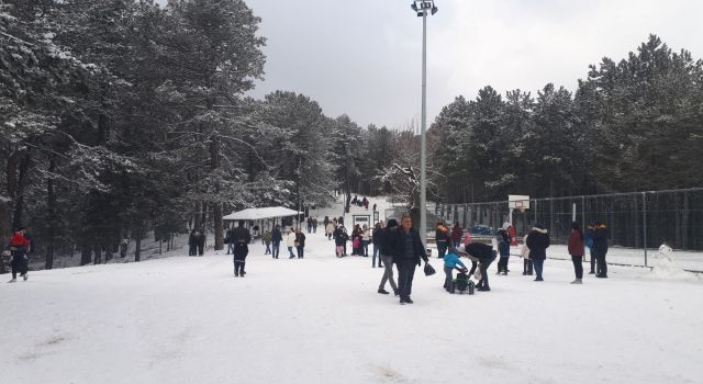 Aydın'ın Uludağ'ından kar görüntüleri