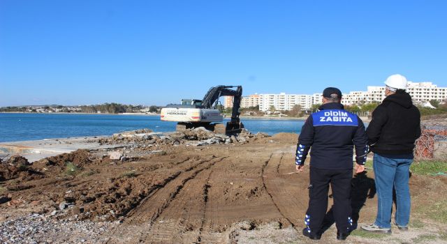 Didim’de kaçak yapılar yıkılıyor