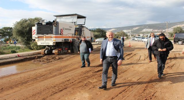 Didim'de sıcak asfalt çalışması hız kesmeden sürüyor