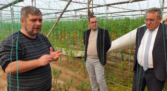 Bozdoğanlı çiftçiler modern seracılık konusunda bilgilendirildi