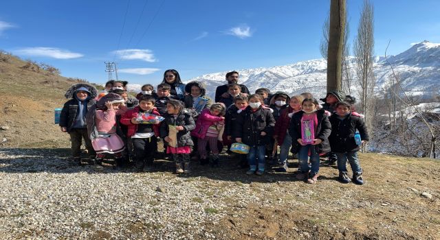 Kuşadası'ndan Siirt ve Bitlis’teki öğrencilere yürekleri ısıtan davranış