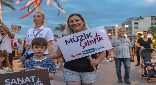 Kuşadası’nda ‘Hayat Sokak’ta