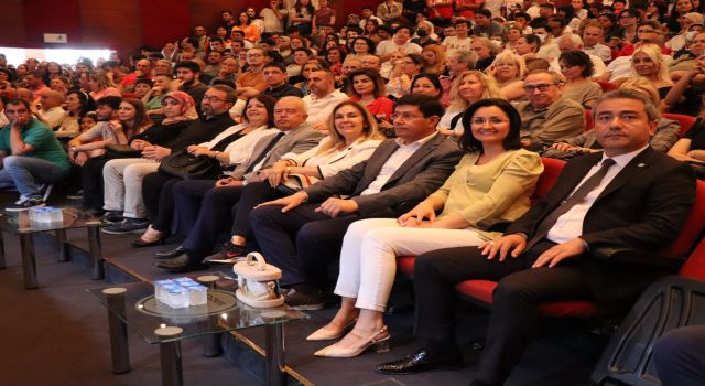 Ünlü Tarihçinin Nazilli konferansına binlerce kişi katıldı