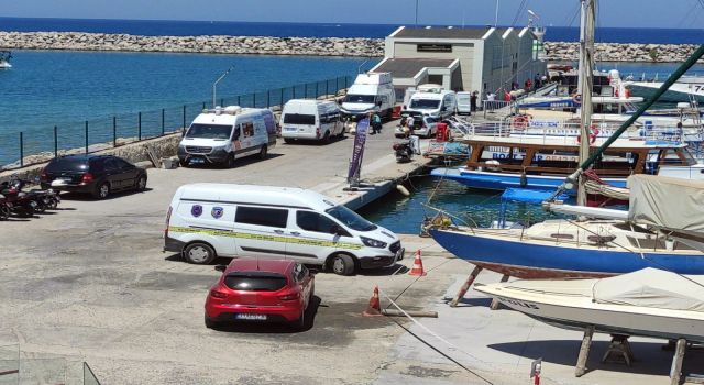 Kuşadası'nda denizde erkek cesedi bulundu