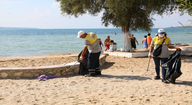 Didim plajlarında temizlik çalışması yapılıyor