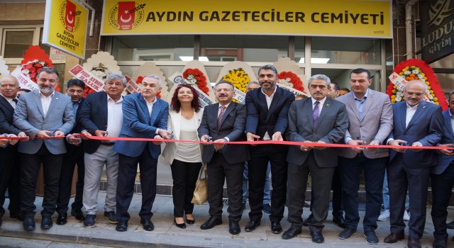 Aydınlı gazeteciler yeni evine kavuştu