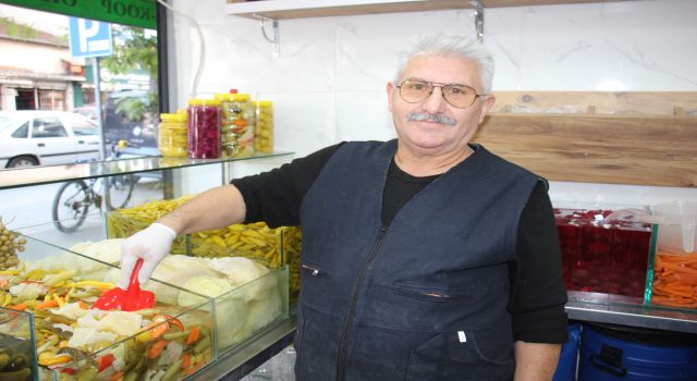 55 yıllık turşu ustasından, 'sirkeyle mi limonla mı' tartışmasına son 