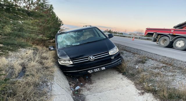 Başkan Özcan'ın, bulunduğu araç Afyon’da kaza yaptı