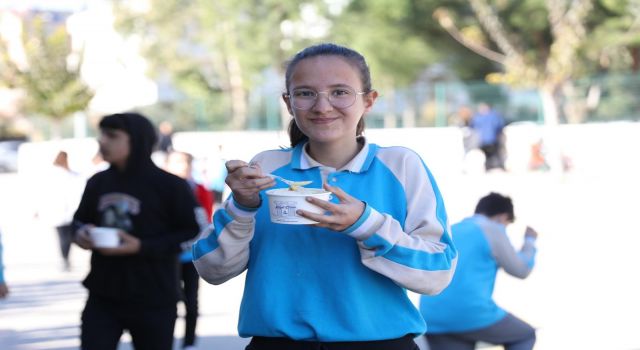 Didim Belediyesi'nden öğrencilere sıcak çorba ikramı