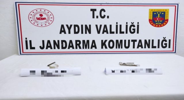 Yasaklı madde kullanırken yakalandılar 