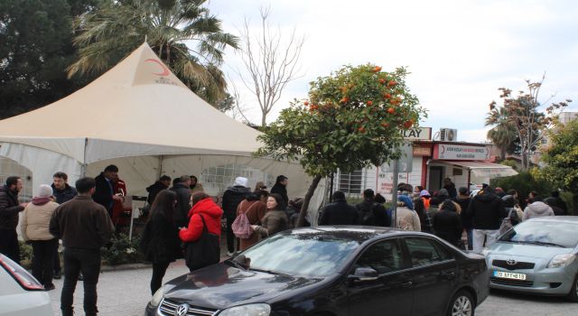 Aydınlılar kan bağışına yoğun ilgi gösteriyor