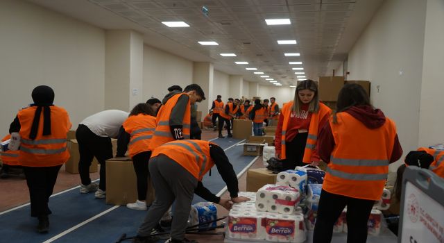 Deprem bölgelerine yardımlar devam ediyor