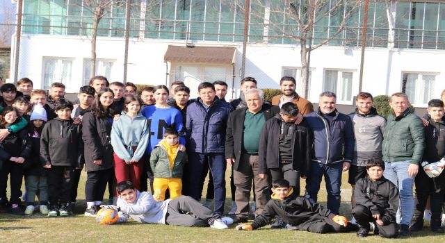 Depremzede çocuklar Nazilli Belediyesporlu futbolcularla buluştu 