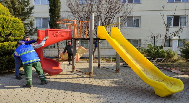 Nazilli Belediyesi'nden depremzede çocuklar için oyun parkı…