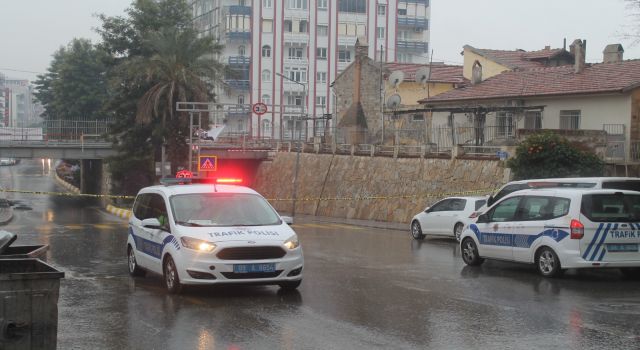 Nazilli'de yollar trafiğe kapatıldı