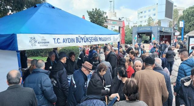 Aydın Büyükşehir Belediyesi'nden helva hayrı