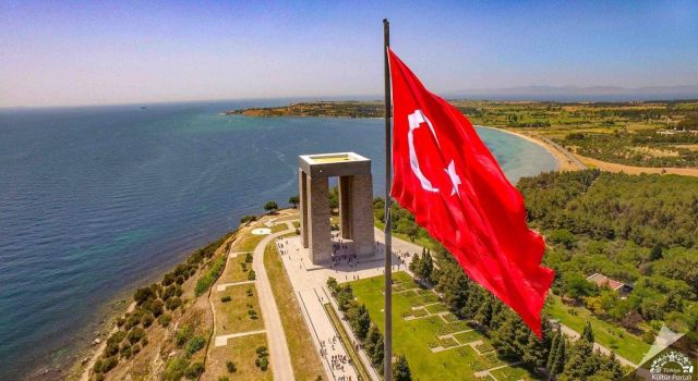 Çanakkale Şehitler Abidesine uzaklardan bir bakın