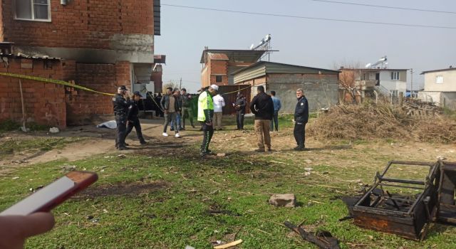 Cansız bedeni yanan koltuğun arkasında bulundu