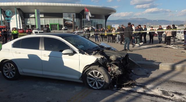 Işık ihlalinin neden olduğu ölümlü kaza kameraya yansıdı