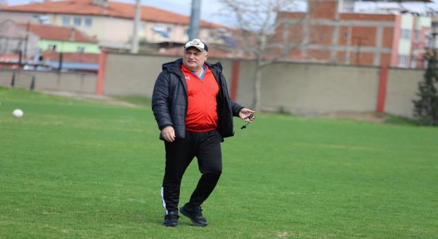 Nazilli Belediyespor’un Teknik Direktörü Mesut Toros açıklamalarda bulundu