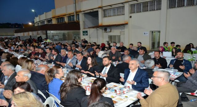 AK Parti Aydın'da 5 bin kişilik iftar yemeği düzenledi