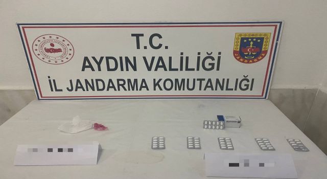 Uyuşturucu tacirleri yol devriyesine takıldı