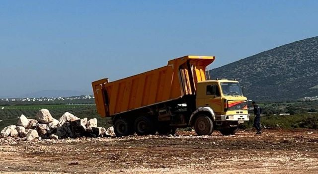 Vadiye moloz dökerken yakalandılar