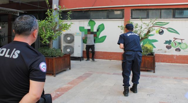 Çağırdığı polislere inanmadı, jandarma istedi ona da inanmadı