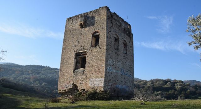 Donduran Kulesi, güçlendirme bekliyor